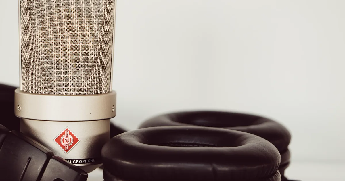 When to Use Voiceover, and When to Let the Images Speak